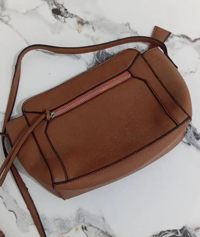 Stradivarius Sling Bag Coklat