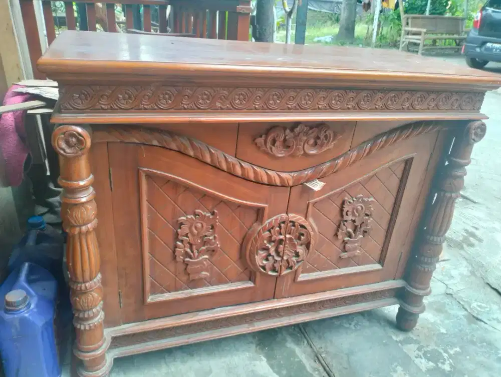 buffet tv jati Jepara asli oanjang 1 meter, diplitur lagi