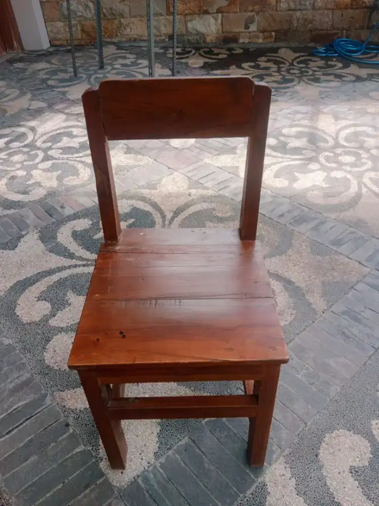 Meja dan kursi warkop