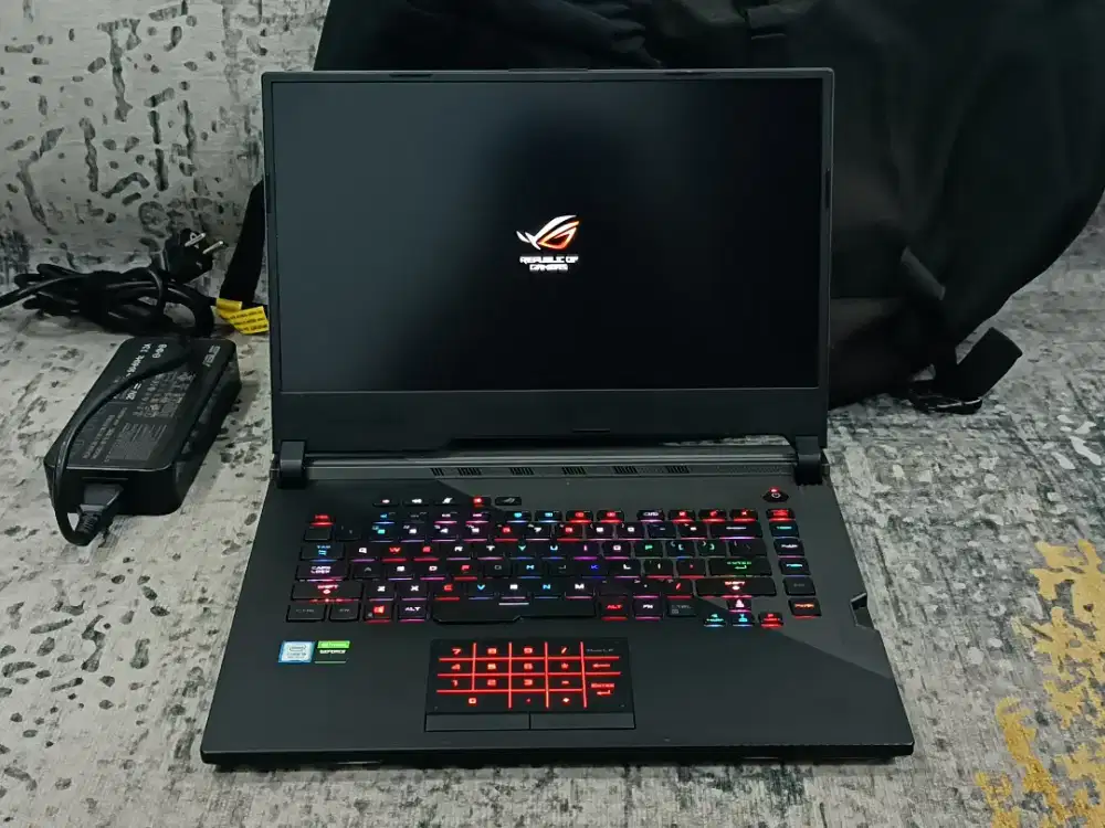 Asus ROG G731GV Core i9-9880H RTX 2070 8GB 256 BIT 175W 240Hz Like New