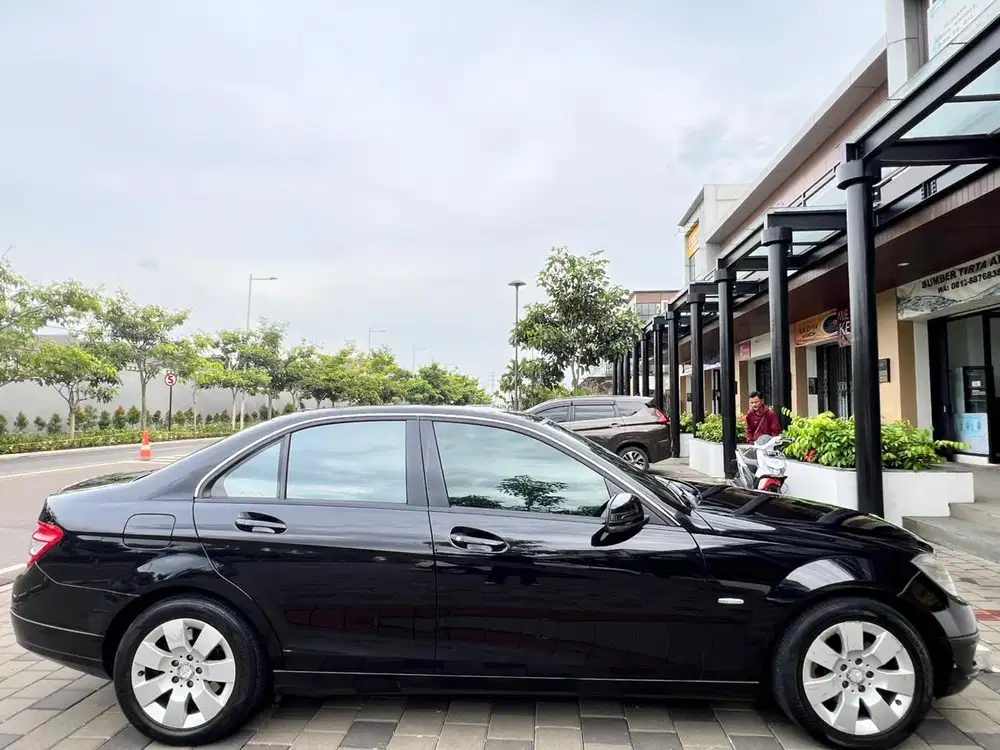 Mercedes-Benz C200 2010 Bensin