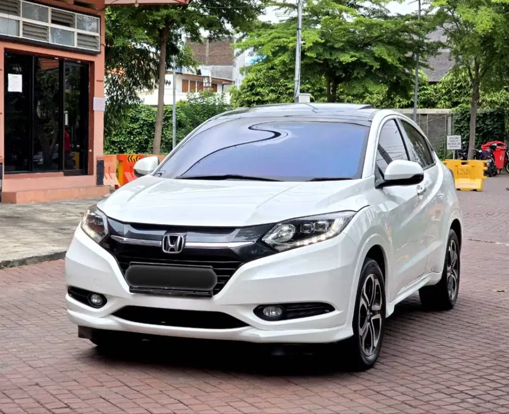 DIJUAL HONDA HR-V 1.8 PRESTIGE PANORAMIC 2015 PUTIH HRV