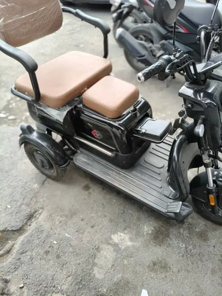 Sepeda listrik roda 3 merk PCSY