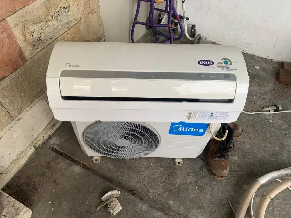 AC Midea 1/2 PK ples pasang