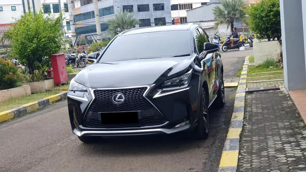 Lexus nx200 f sport 2017 hitam
