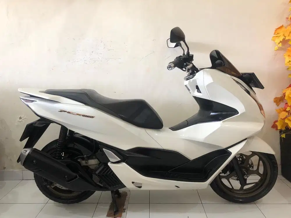 Honda PCX ABS Th.2023 putih!!