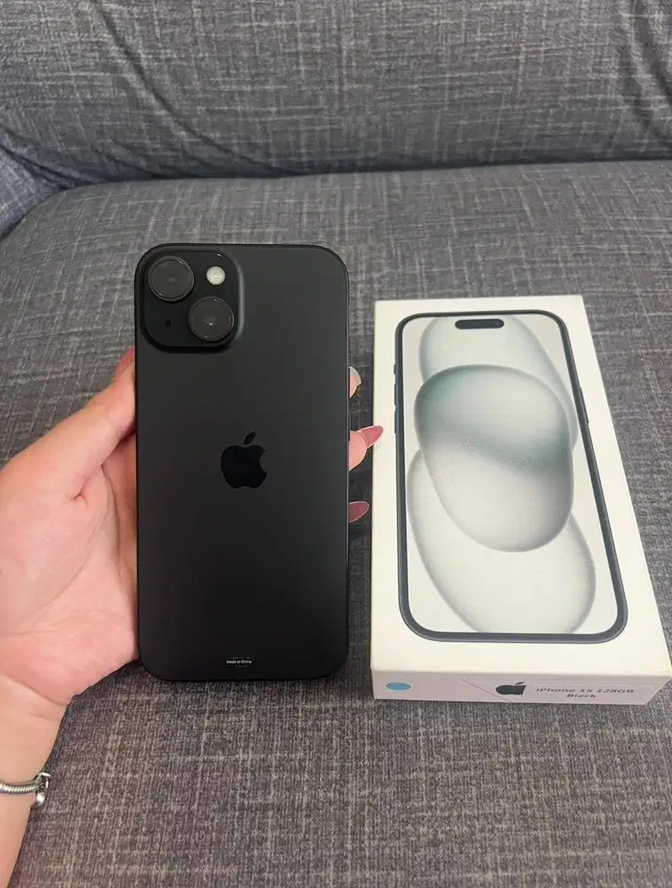 iPhone 15 Black 128gb Garansi Resmi iBox Fullset Nominus