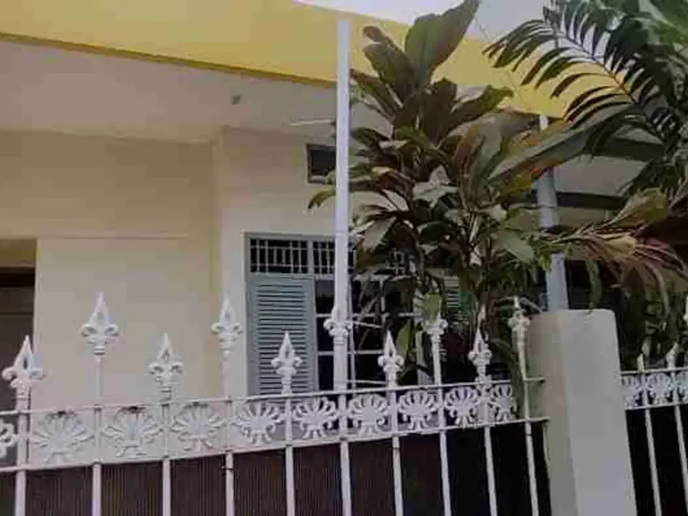 Disewakan Rumah 4 kamar di Griya Loka BSD, 1,5 Lantai