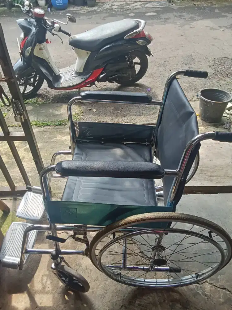 Kursi roda utk penyembuhan