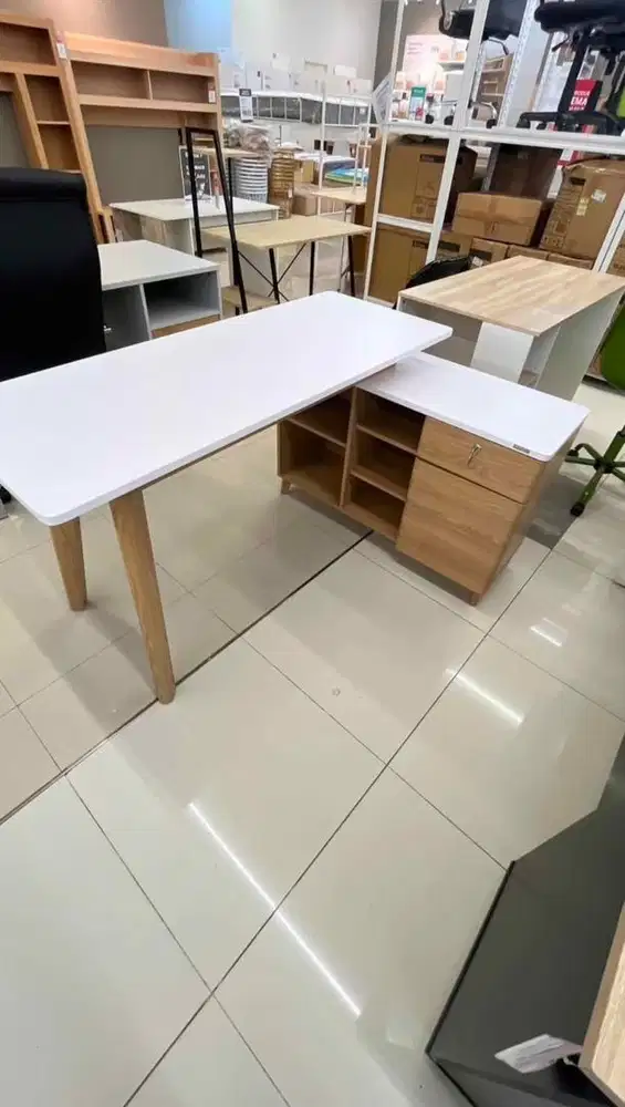 Meja kantor L pendant