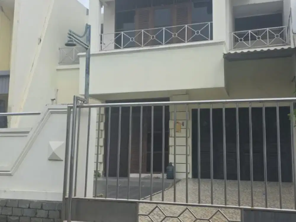 DIJUAL RUMAH 2 LANTAI KOSONGAN @RUMAH CAMAR INDAH PIK