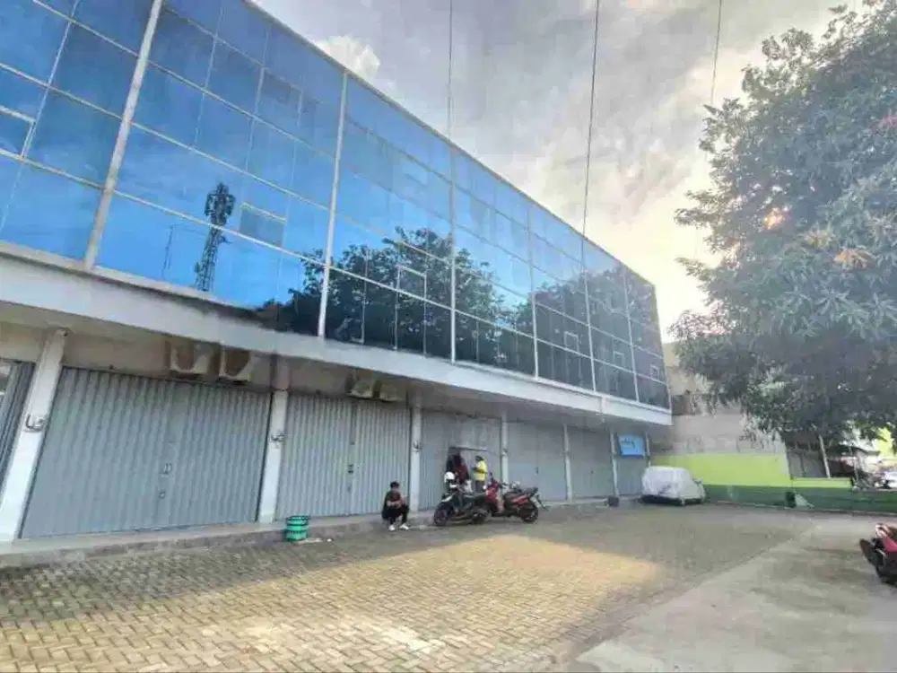 Ruko Bagus 3 lt Akses Jalan Raya di Tengah Kota Solo