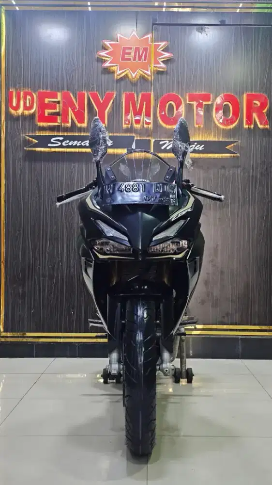 UD ENY MOTOR- HONDA CBR 150 ABS TAHUN 2022 MULUS