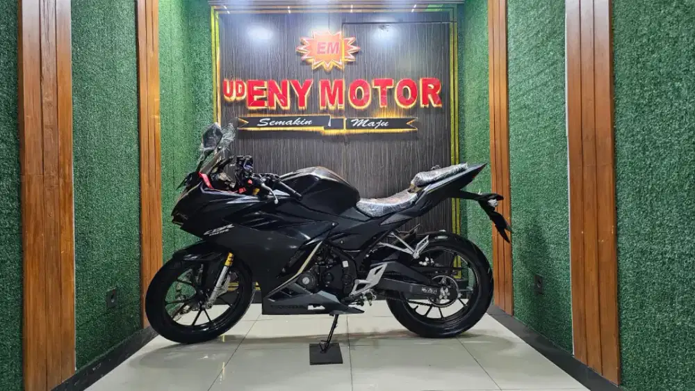 UD ENY MOTOR- HONDA CBR 150 ABS TAHUN 2022