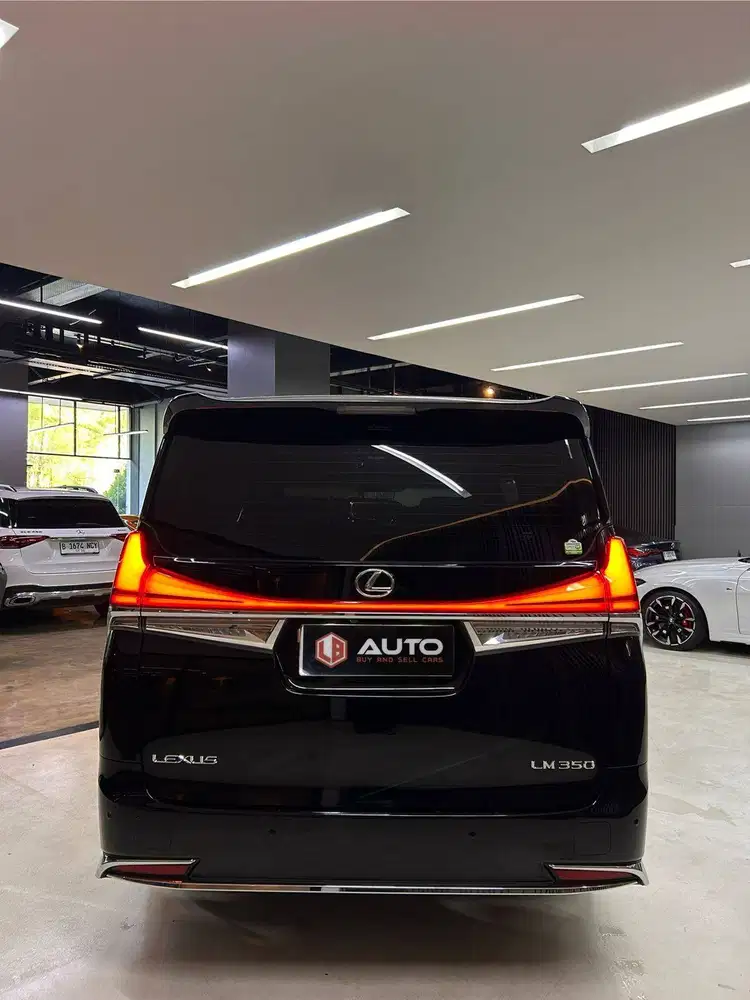 Lexus LM 350 LM350 AT 2020 Hitam 7-Seater Km44rb B2522BRF