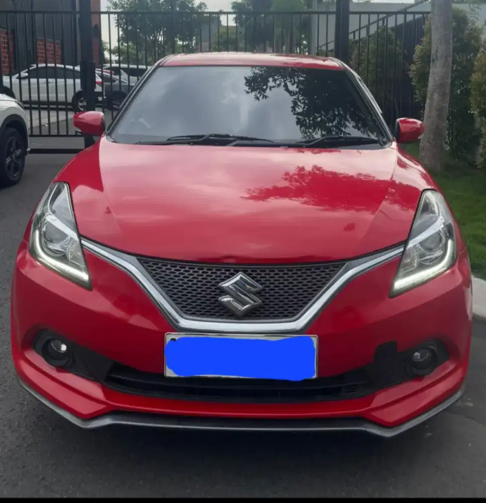Suzuki Baleno Merah