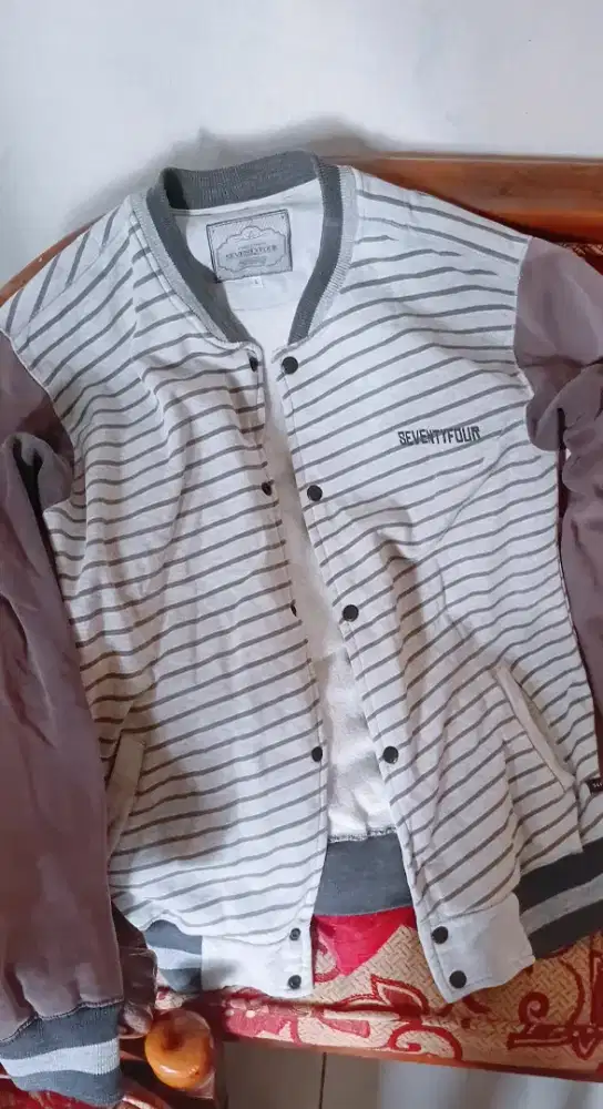 Jaket Varsity SeventyFour