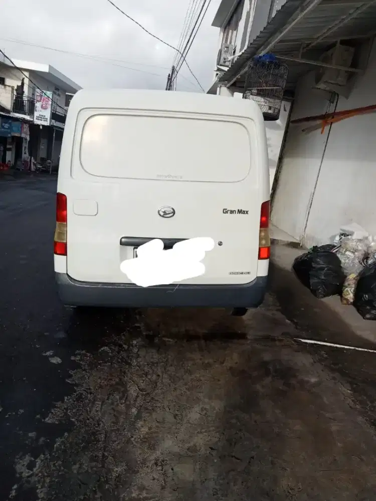 Dijual mobi grandmax binvan tahun 2011,warna putih plak DK, AC dingin,