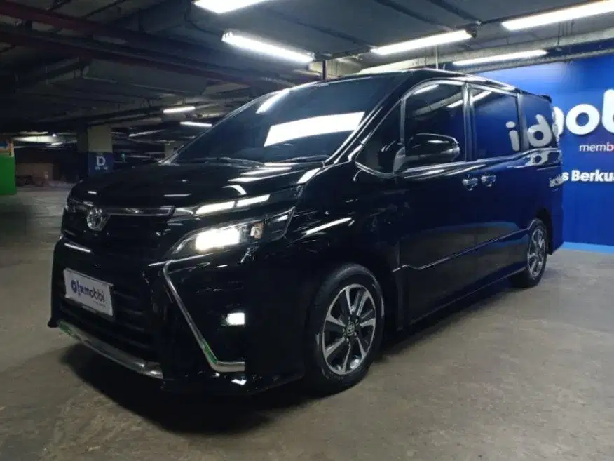 TDP 15JT, Garansi Mesin 1th Toyota Voxy 2.0 Bensin-AT Hitam 2020