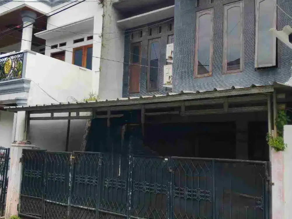 RUMAH MEGAH DI TAMAN MALAKA - PONDOK KELAPA