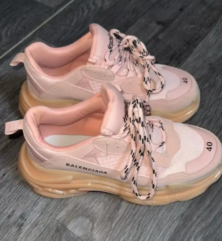 Sepatu Balenciaga Pink size 40