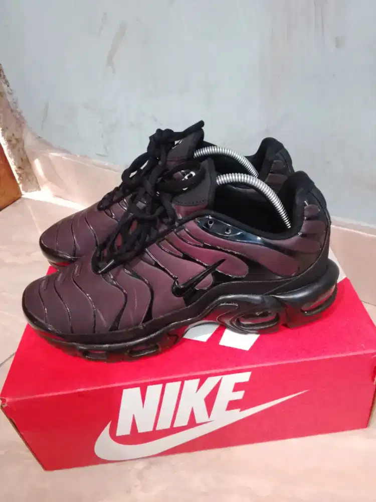 Sepatu Nike TN Thermo Red