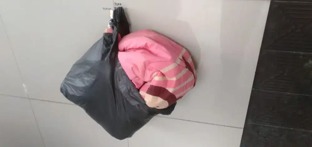 Di jual asli dan ORI tebal,halus,lembut sutra,salju  120x200 ukurannya