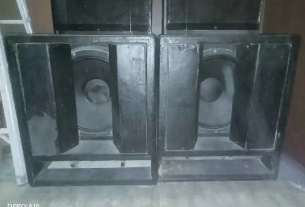 Speaker lapangan 18 dan 15inc