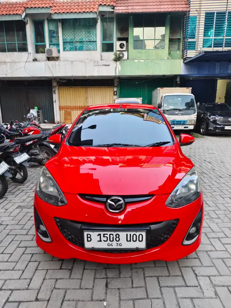 Mazda. 2 R 1.5 2011 Automatic