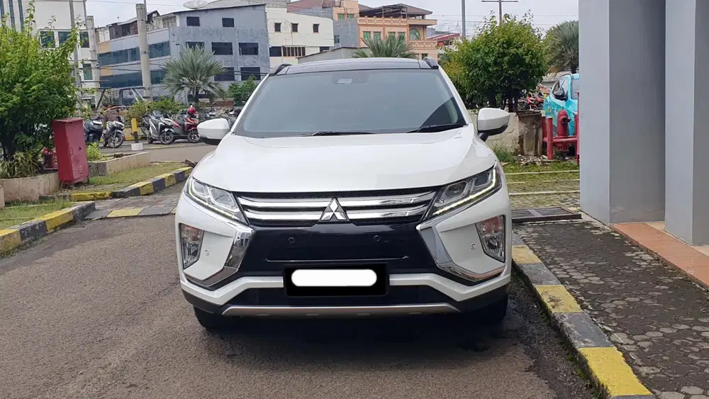 Mitsubishi eclipse cross ultimate turbo 2019 putih pajak panjang