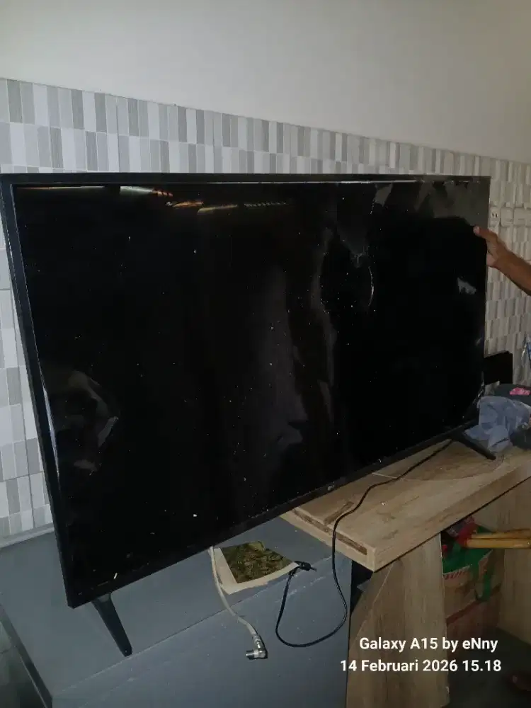 Di Jual Cepat TV LG 50UQ7500PSF PECAH
Yang perlu body nya aja