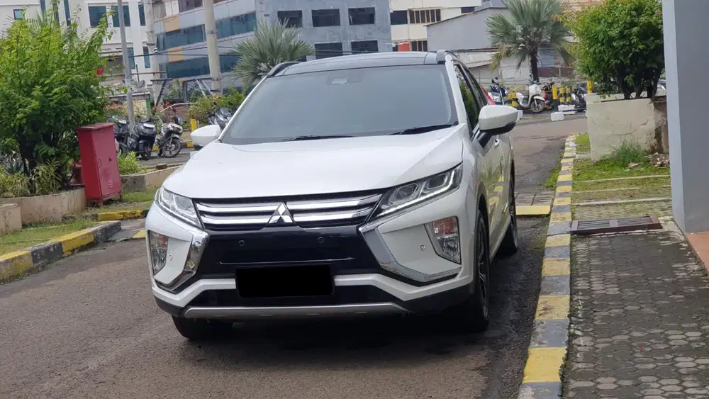 Mitsubishi eclipse cross utlimate turbo 2019 putih