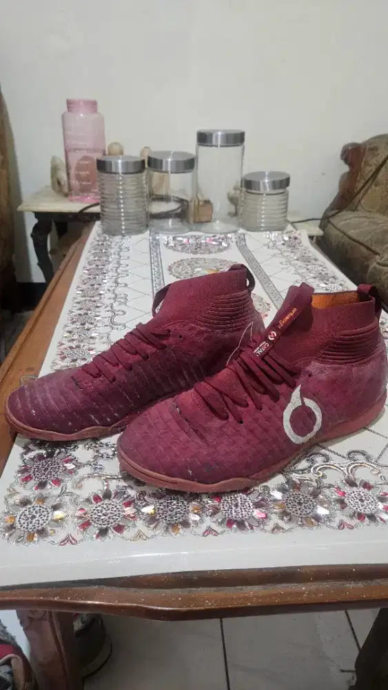 Sepatu futsal ortuseight catalyst