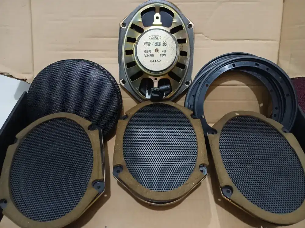 Speaker copotan mobil