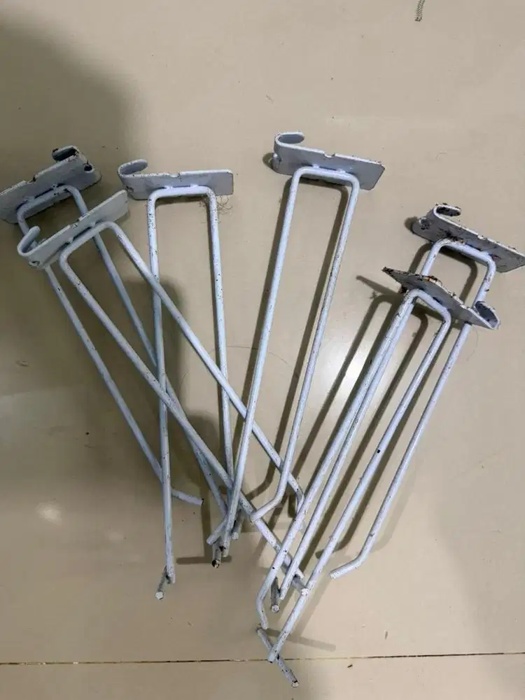 Gantungan Rak Aksesoris 20 CM