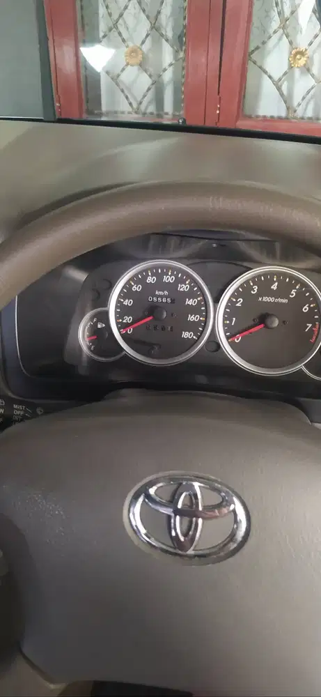 Toyota Avanza G MT 2011 warna hitam KM rendah