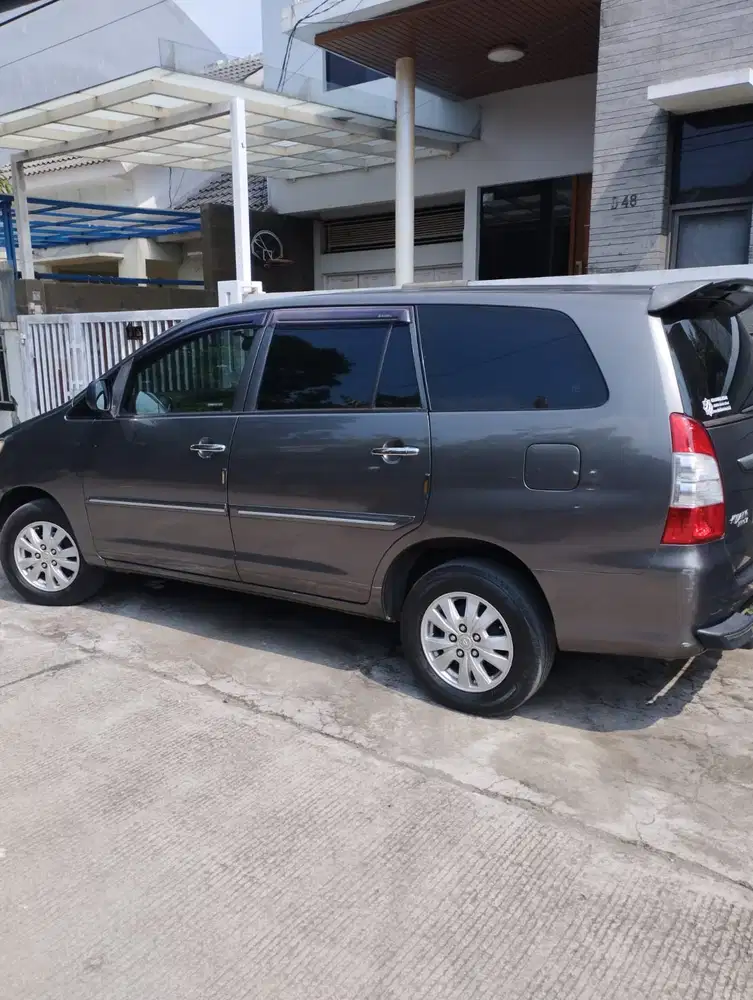 Toyota Kijang Innova 2012 Bensin