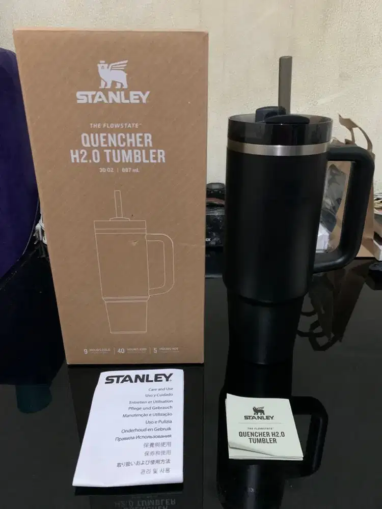 Jual tumbler stanley quencher h2.0 30oz black BNIB original 100%