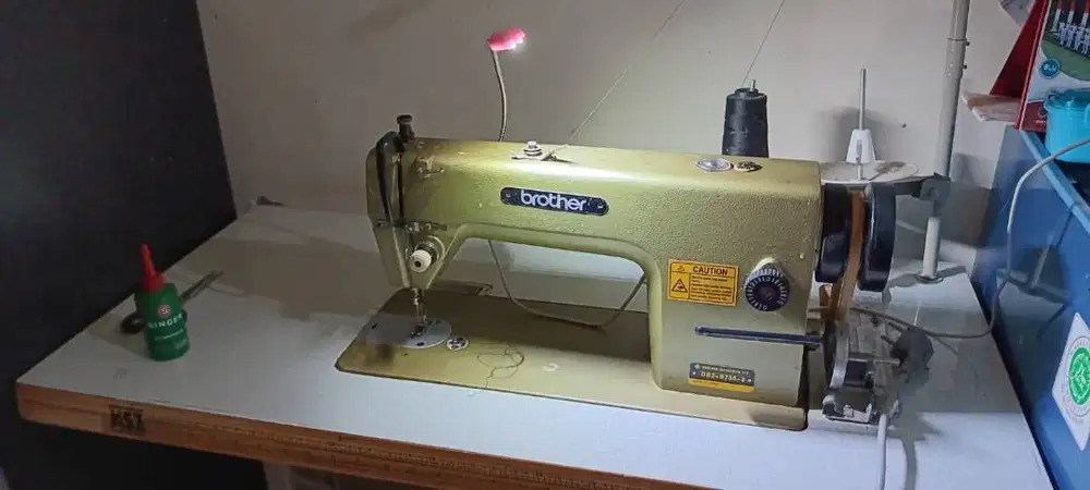 Mesin jahit kondisi oke pemakaian sendiri