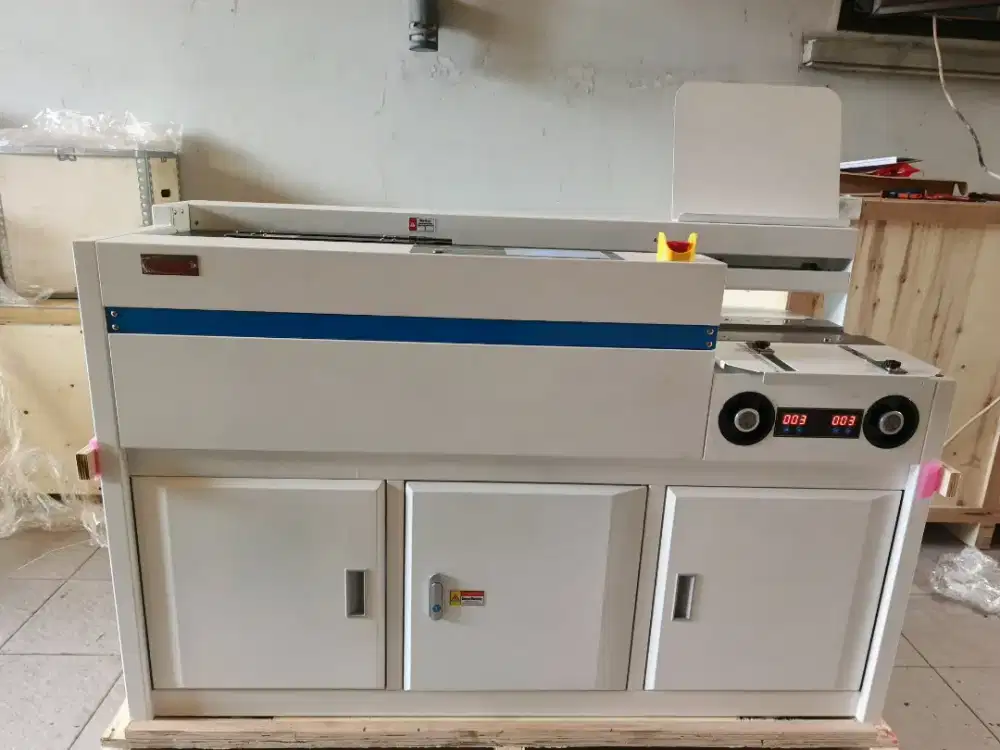 Mesin lem panas otomatis F4