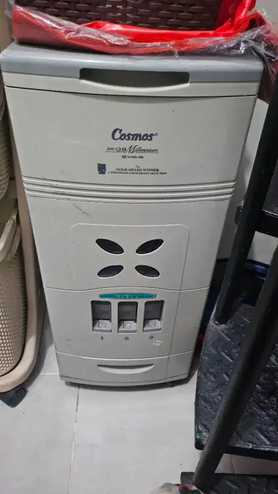 Penyimpanan beras Cosmos