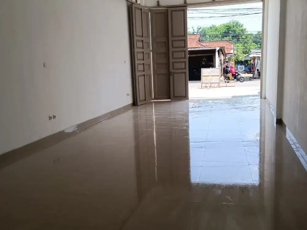 Ruko Gandeng di Jln Raya Kebayoran Lama S253