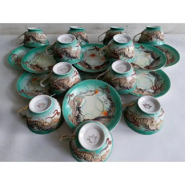 Vintage antik 11cangkir dan 11lepek SATSUMA NAGA peninggalan Djepang