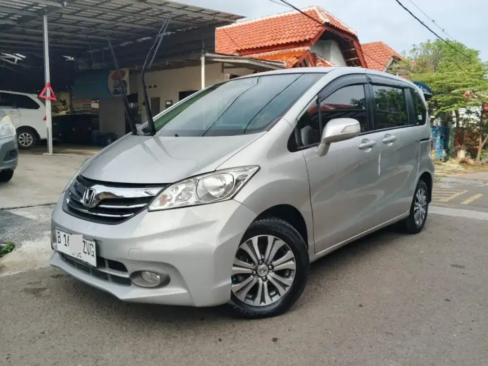Tdp 5 Juta Honda Freed SD AT 2014 Silver AC Double
