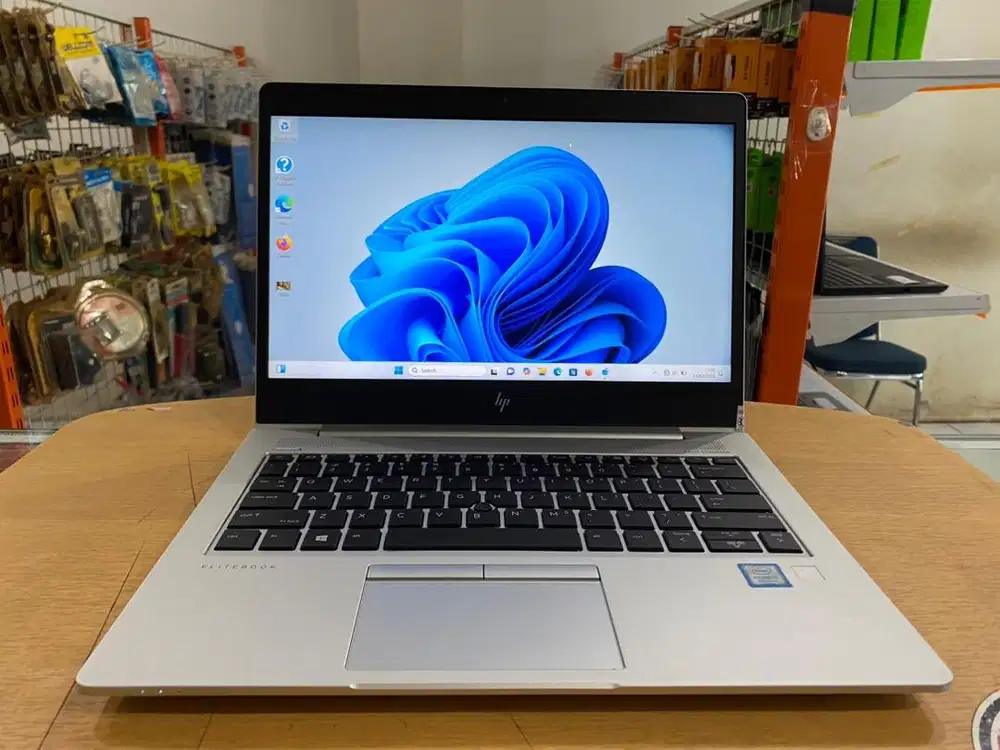 Laptop HP Elitebook 830 G6 Core i7Gen8 Ram 8GB SSD 256GB Slim Mulus