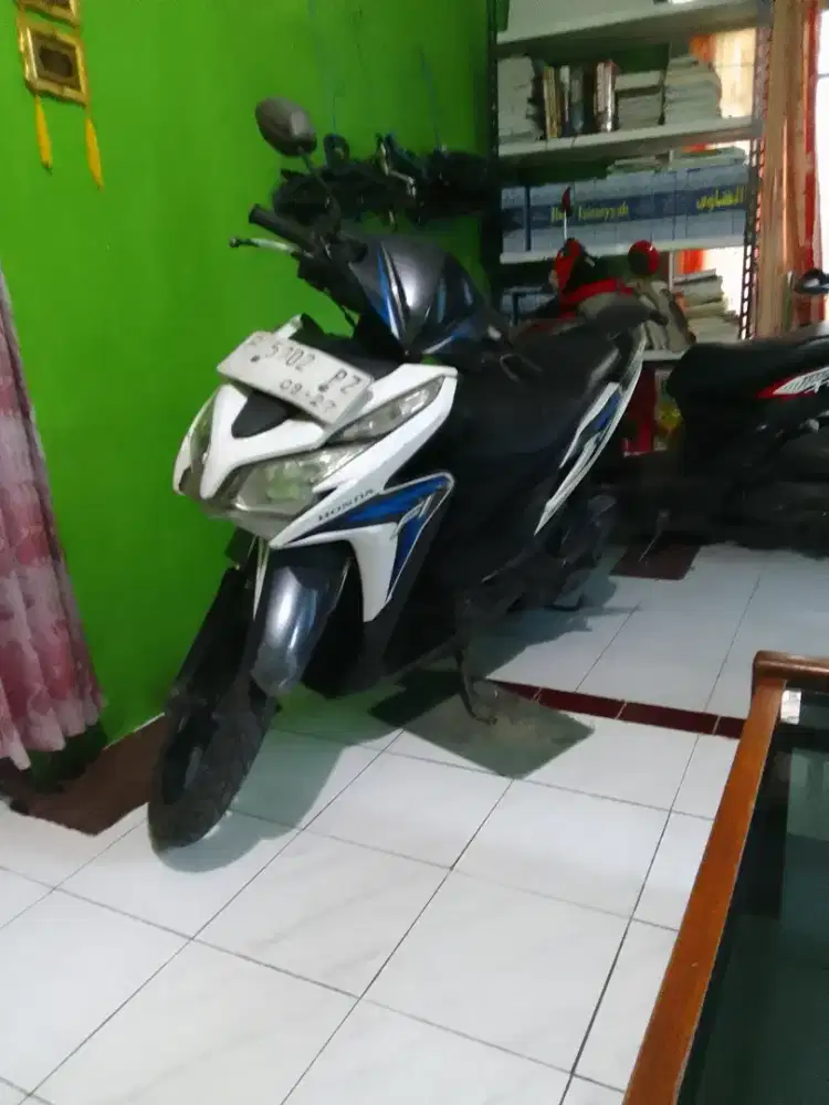 Dijual kendarakan sepeda motor honda vario kzr tahun 2012 ..