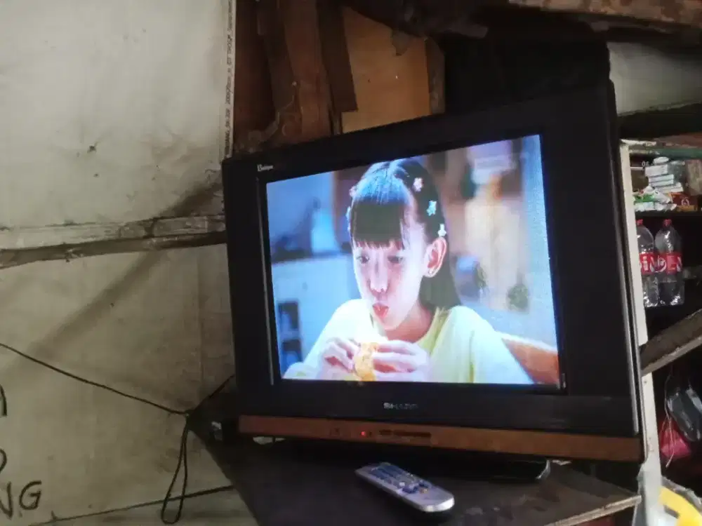 Jual tv 21in slim SHARP Batique nomines harga 300 nego siap antar