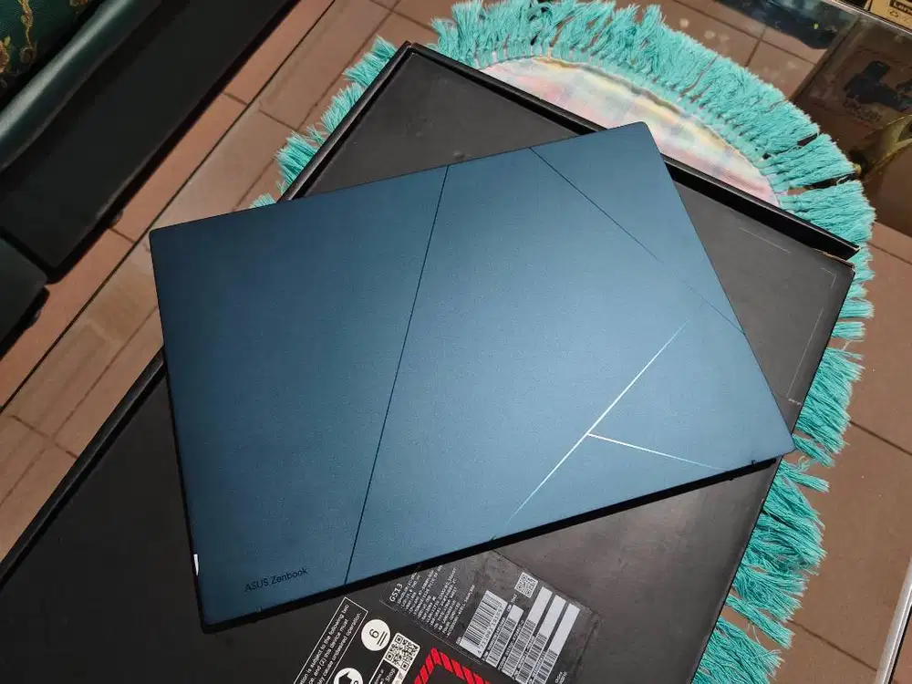 kondisi seperti baru, garansi resmi sampai april 2027 Core Ultra 7 Pro