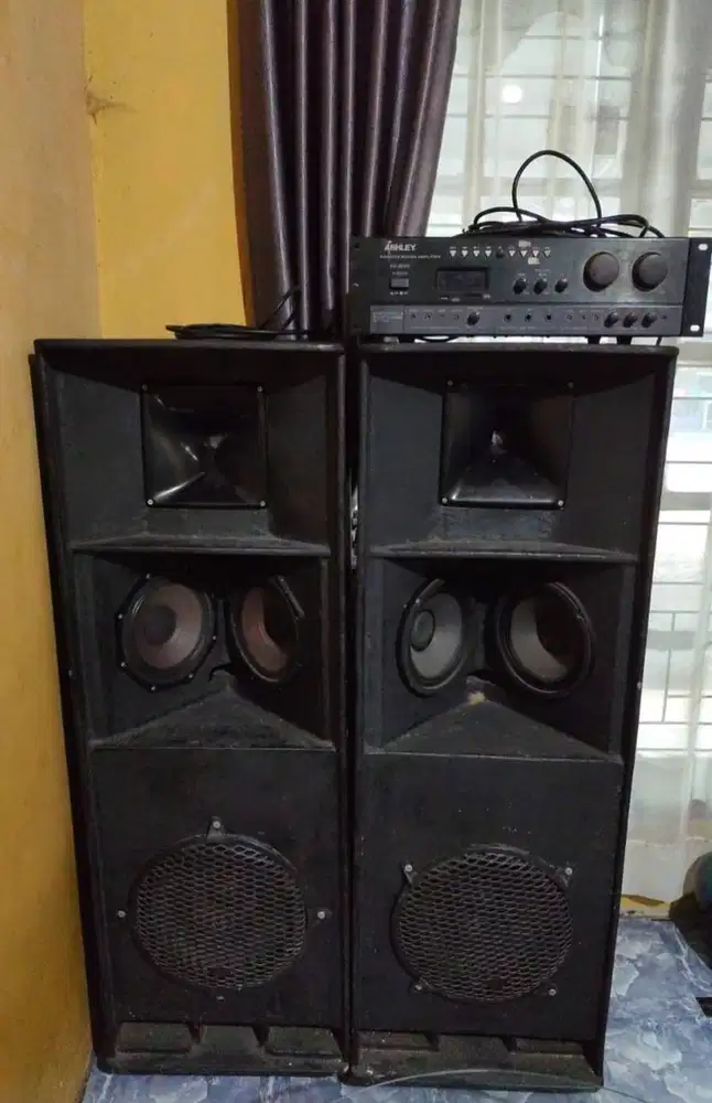 Karaoke speaker ampli