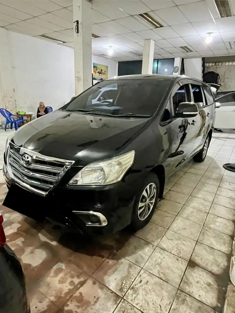 Innova 2.5 G Solar MT 2010 [Km 190 Rb]